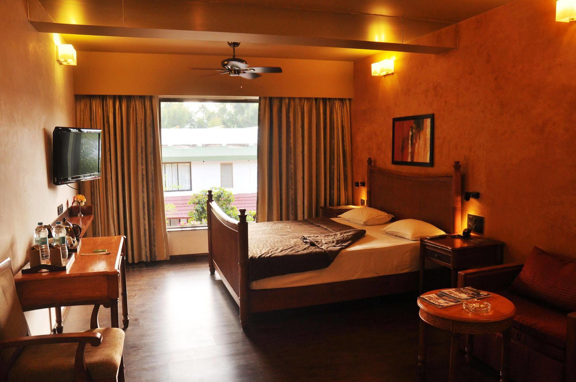 Hotel Saj Mahābaleshwar Exteriér fotografie